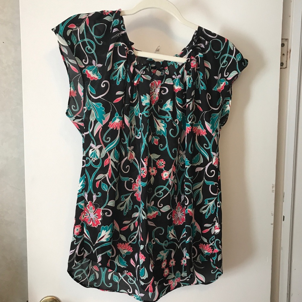 NWOT Pleat neck top